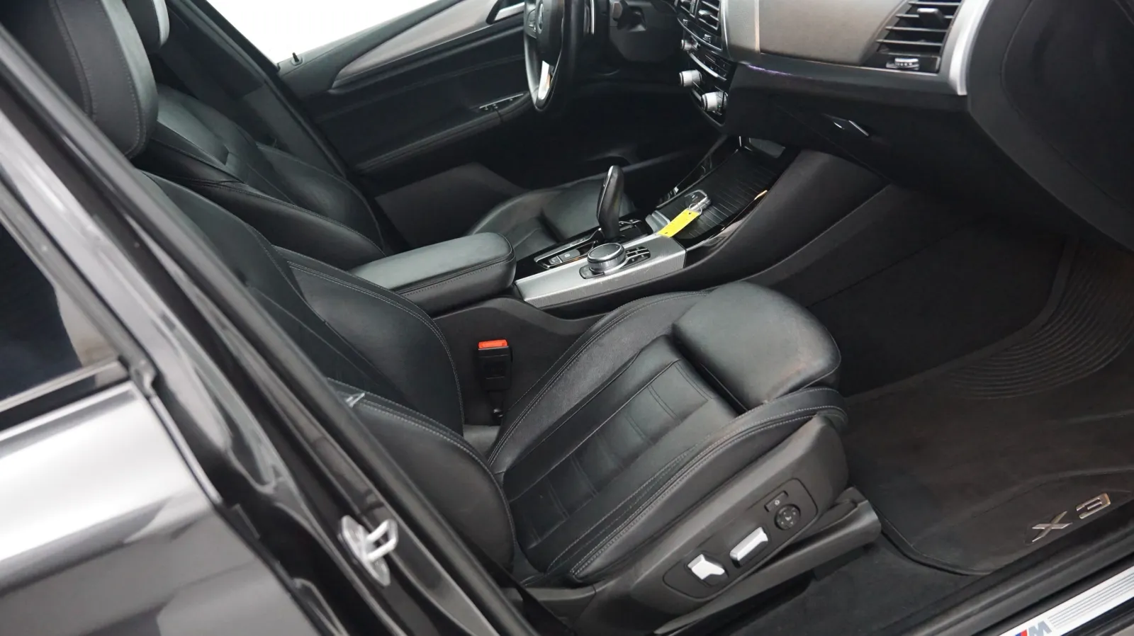 More photos of 2018 BMW X3 xDrive30i at Auto City, CA
