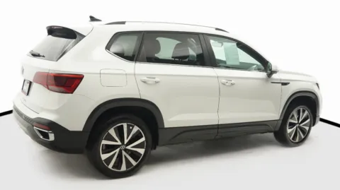 More photos of 2024 Volkswagen Taos SE at Auto City, CA