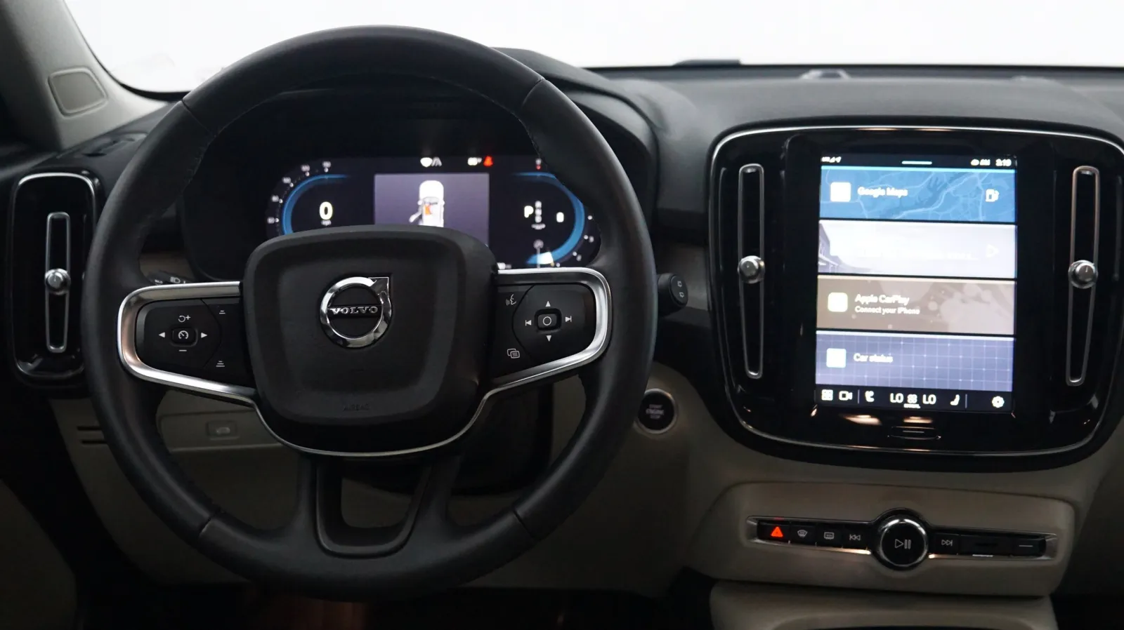 More photos of 2023 Volvo XC40 Plus Dark Theme at Auto City, CA