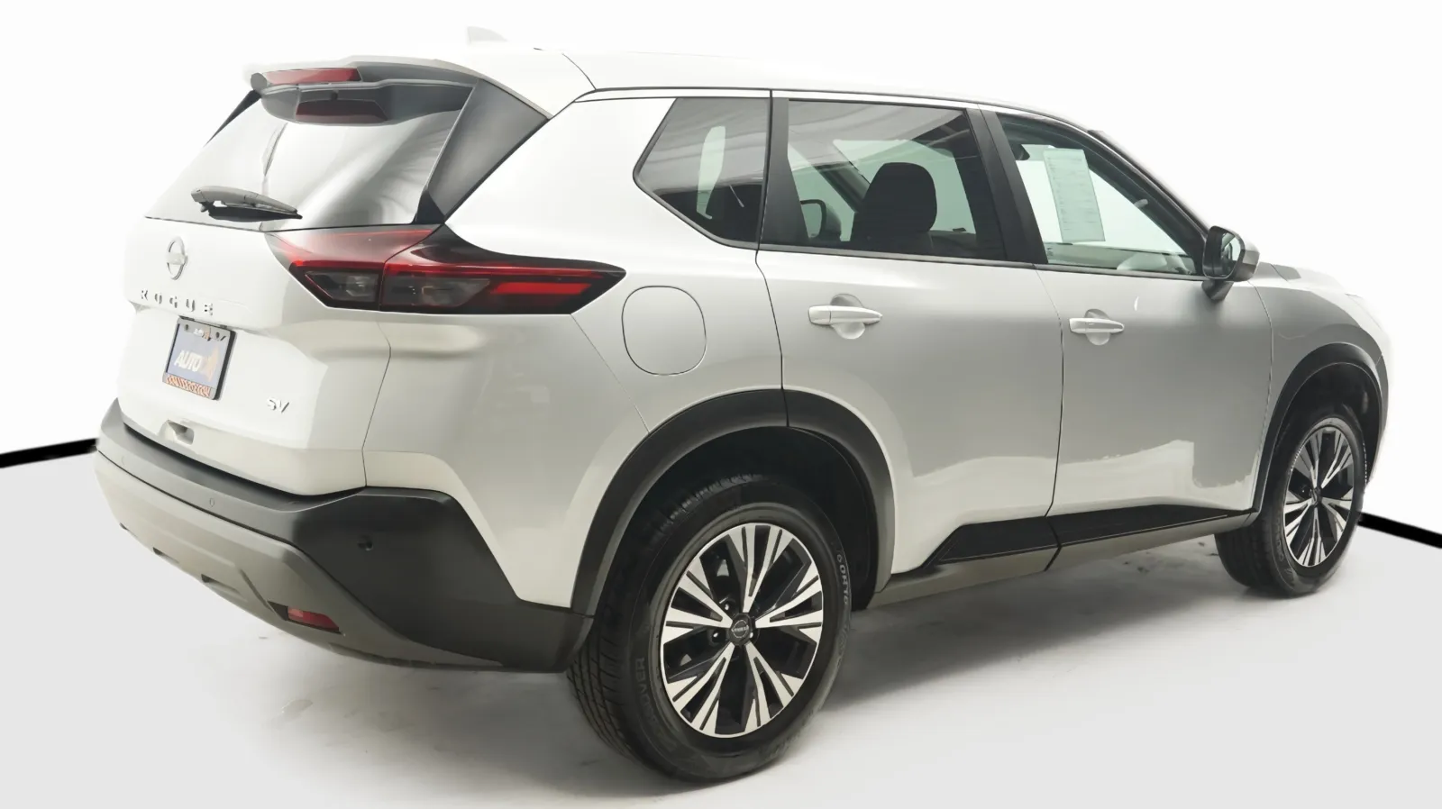 More photos of 2023 Nissan Rogue SV at Auto City, CA