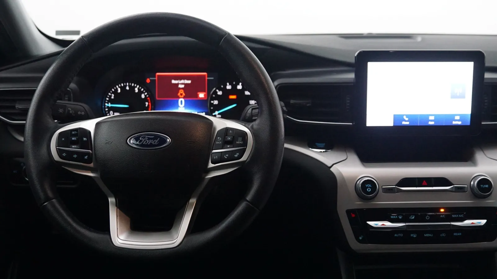 More photos of 2023 Ford Explorer XLT at Auto City, CA