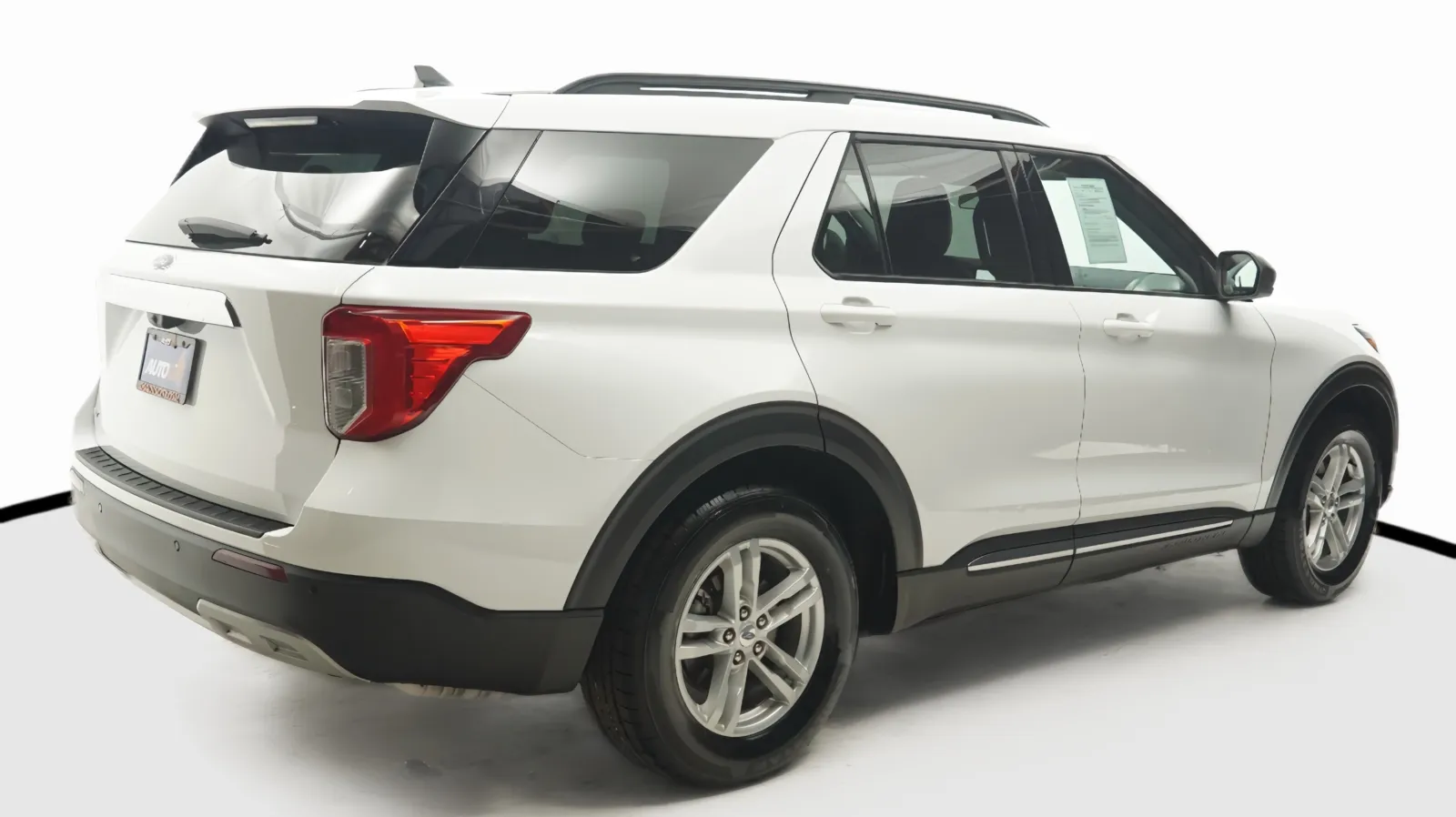 More photos of 2023 Ford Explorer XLT at Auto City, CA