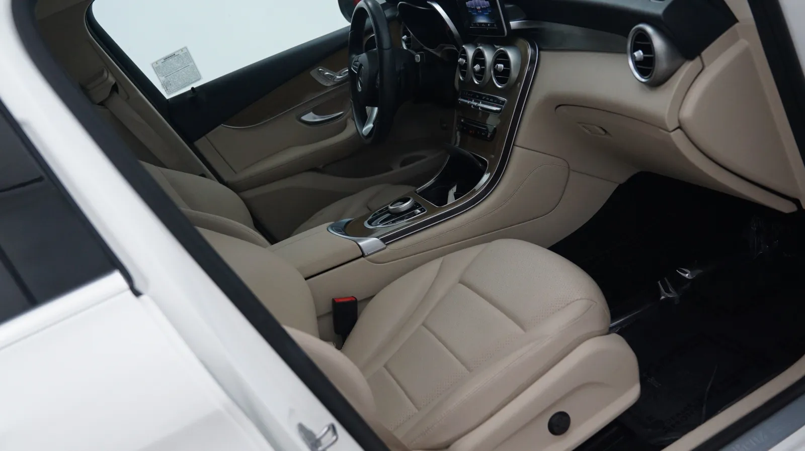 More photos of 2018 Mercedes-Benz GLC 300 at Auto City, CA