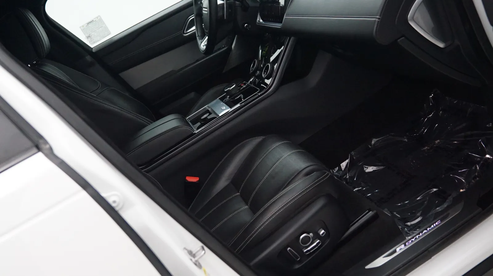 More photos of 2018 Land Rover Range Rover Velar R-Dynamic HSE at Auto City, CA