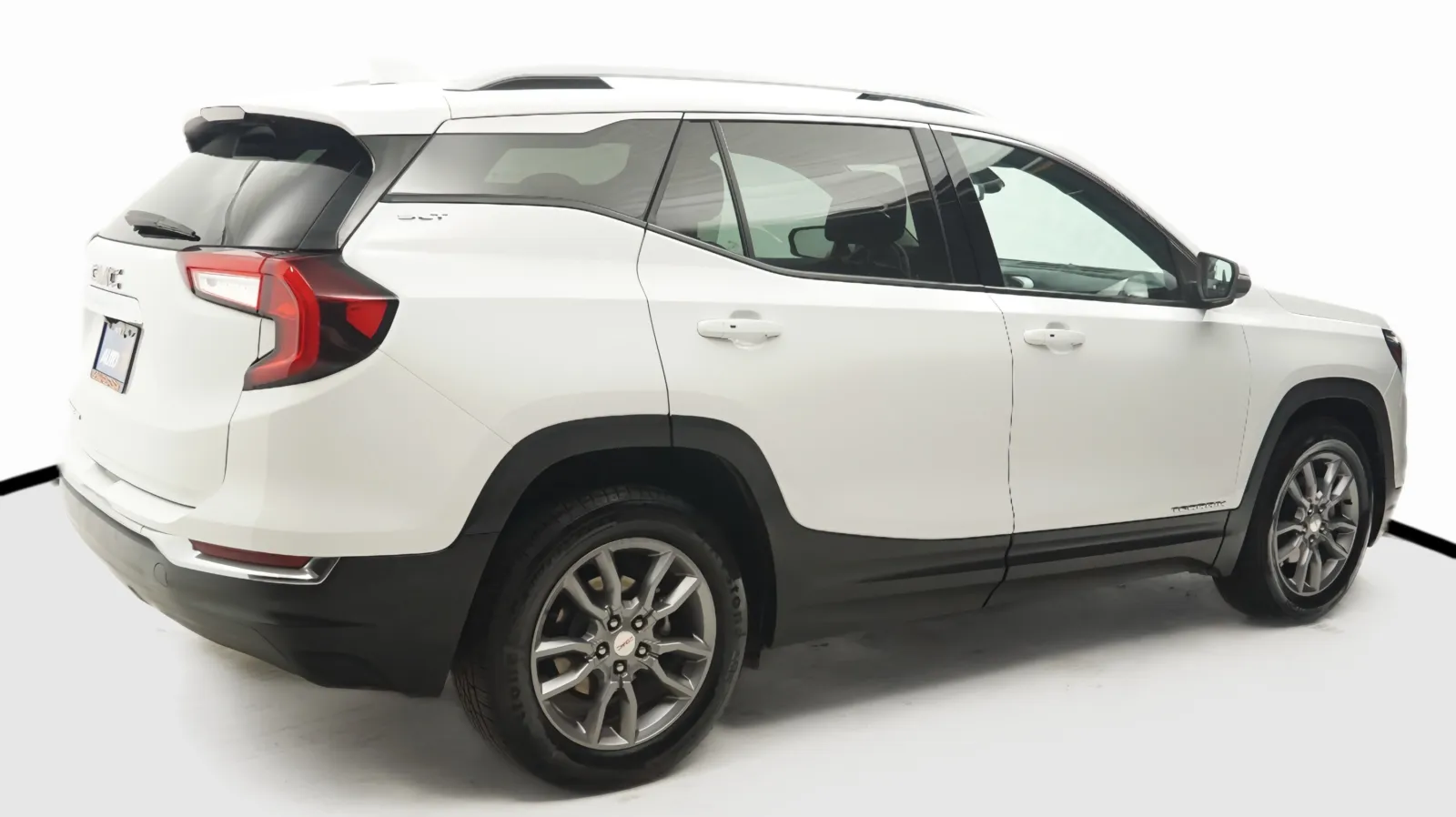 More photos of 2023 GMC Terrain SLT at Auto City, CA