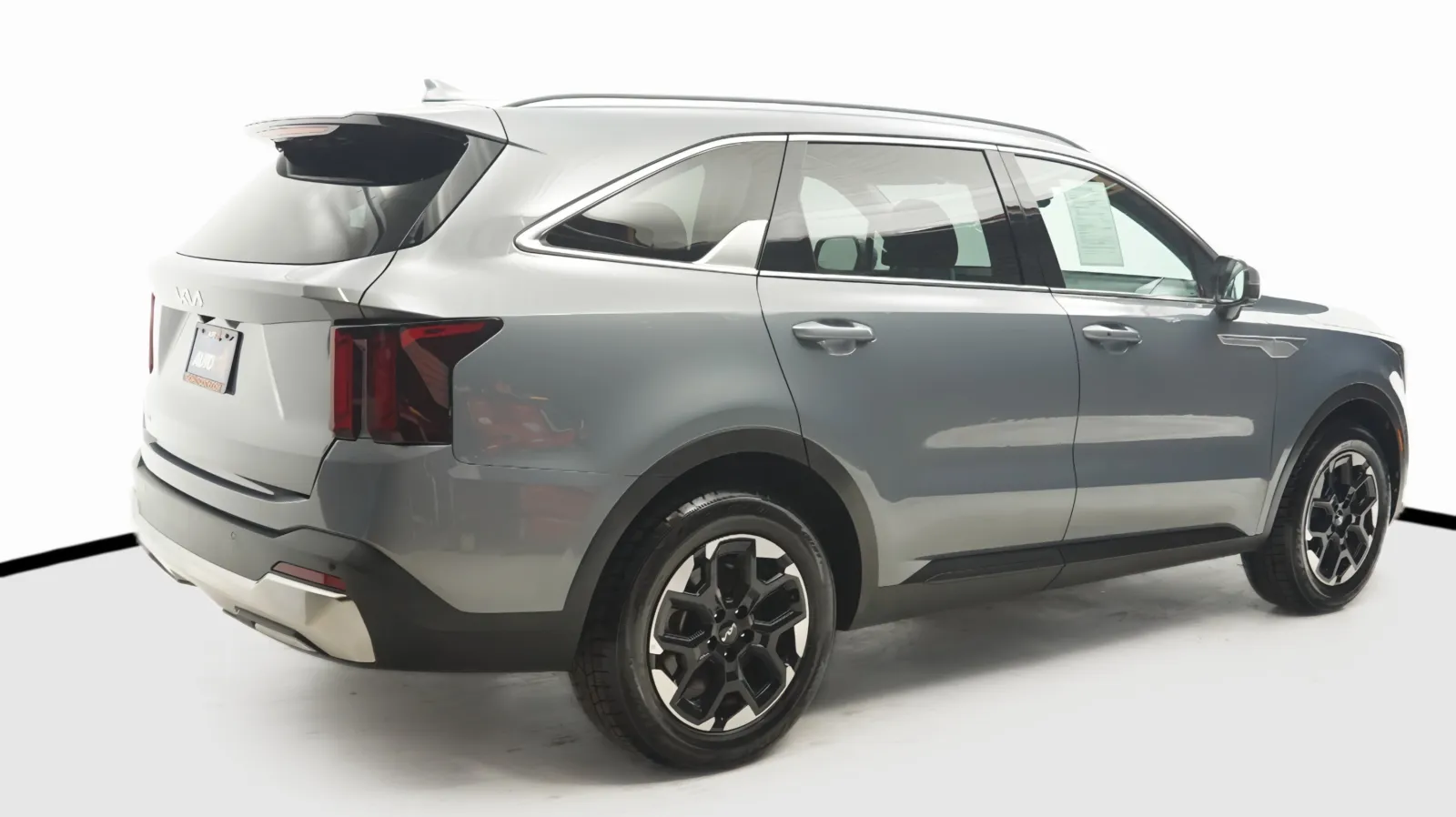 More photos of 2024 Kia Sorento S at Auto City, CA