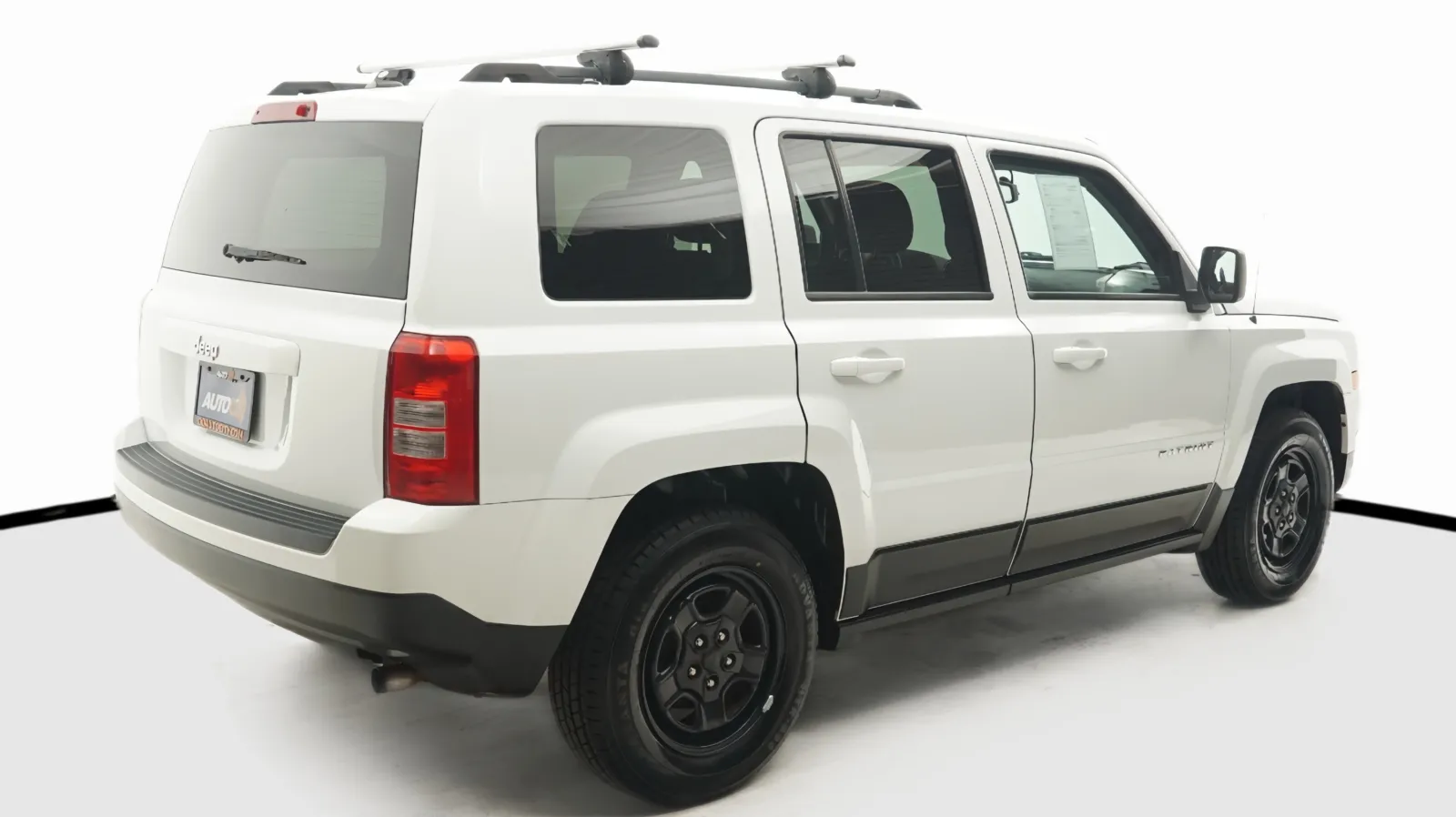 More photos of 2016 Jeep Patriot Sport at Auto City, CA