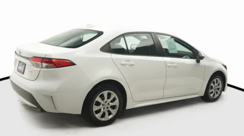More photos of 2022 Toyota Corolla LE at Auto City, CA
