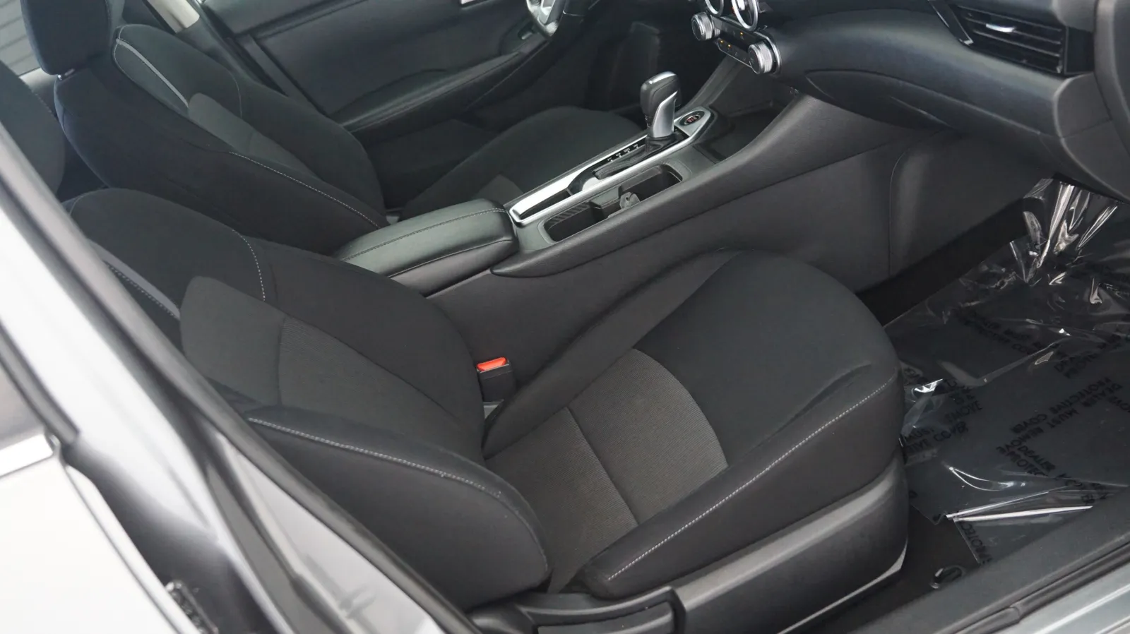 More photos of 2023 Nissan Sentra SV at Auto City, CA