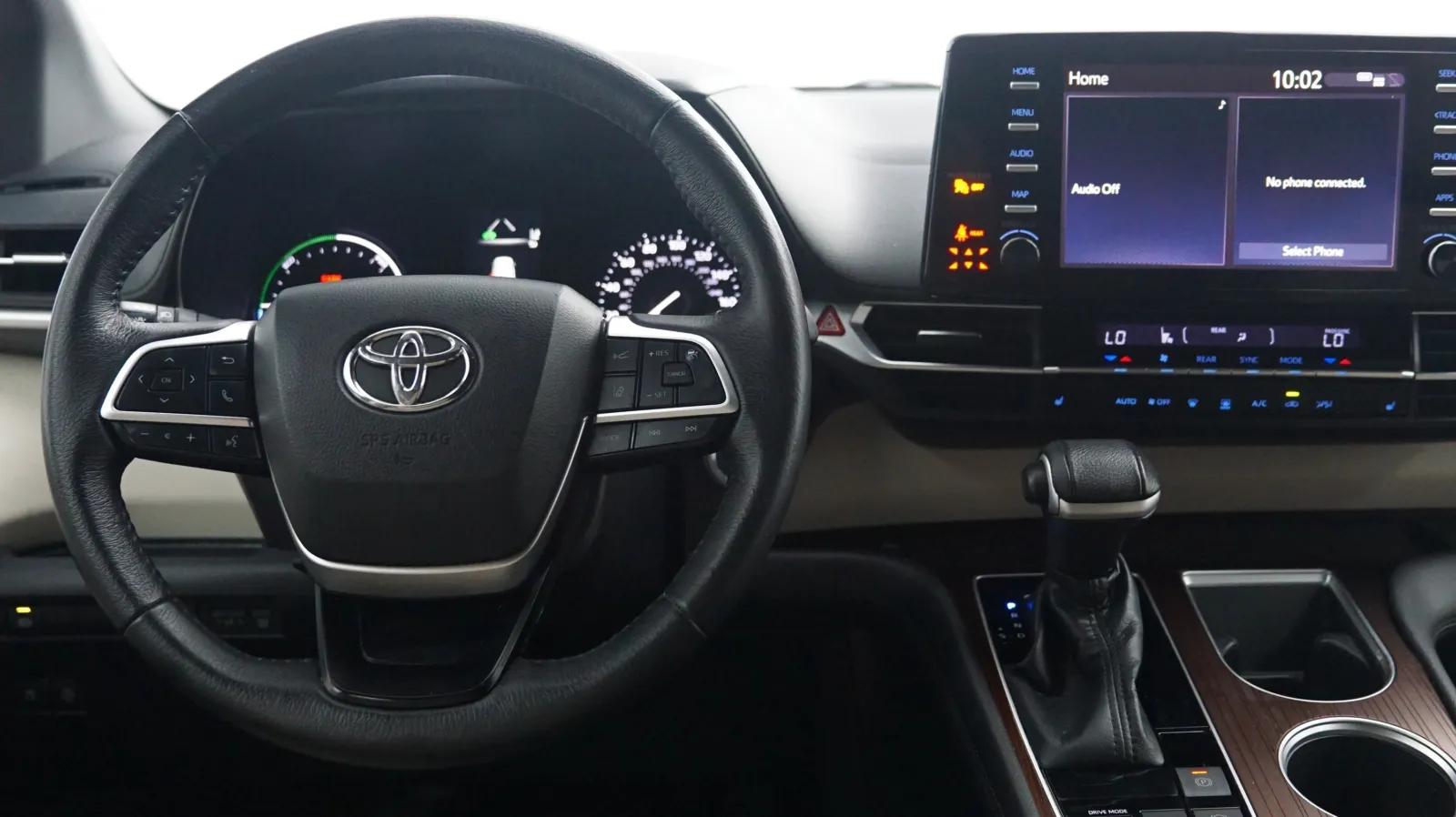 More photos of 2021 Toyota Sienna XLE at Auto City, CA