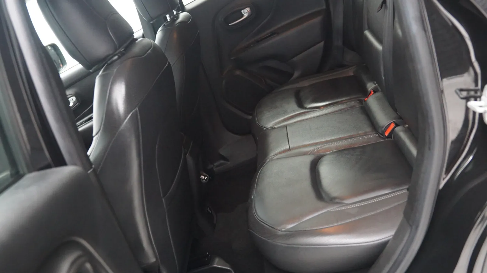 Jeep Renegade photo 12