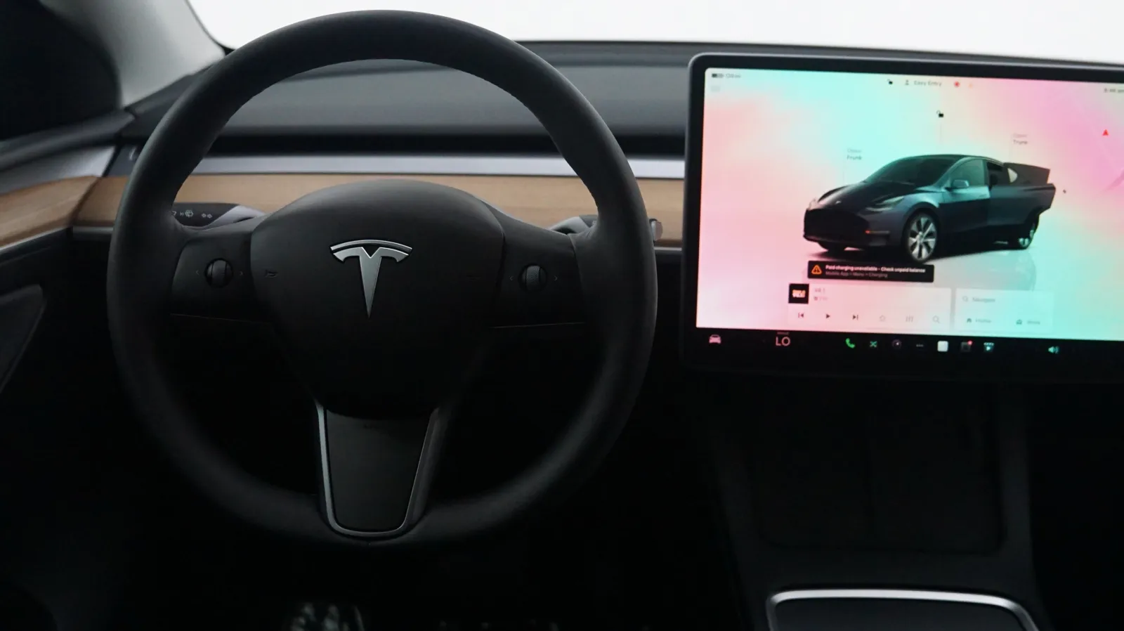 More photos of 2022 Tesla Model Y Long Range at Auto City, CA