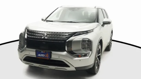 Silver 2023 Mitsubishi Outlander SE for sale in El Cajon, CA