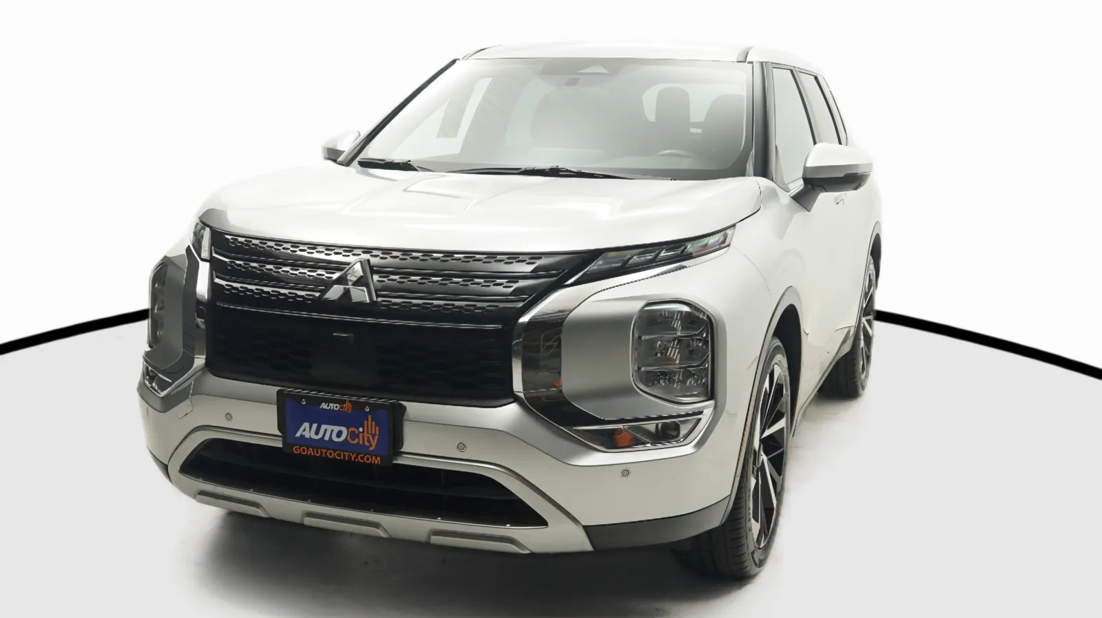 Silver 2023 Mitsubishi Outlander SE for sale in El Cajon, CA