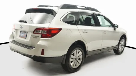 More photos of 2015 Subaru Outback 2.5i Premium at Auto City, CA