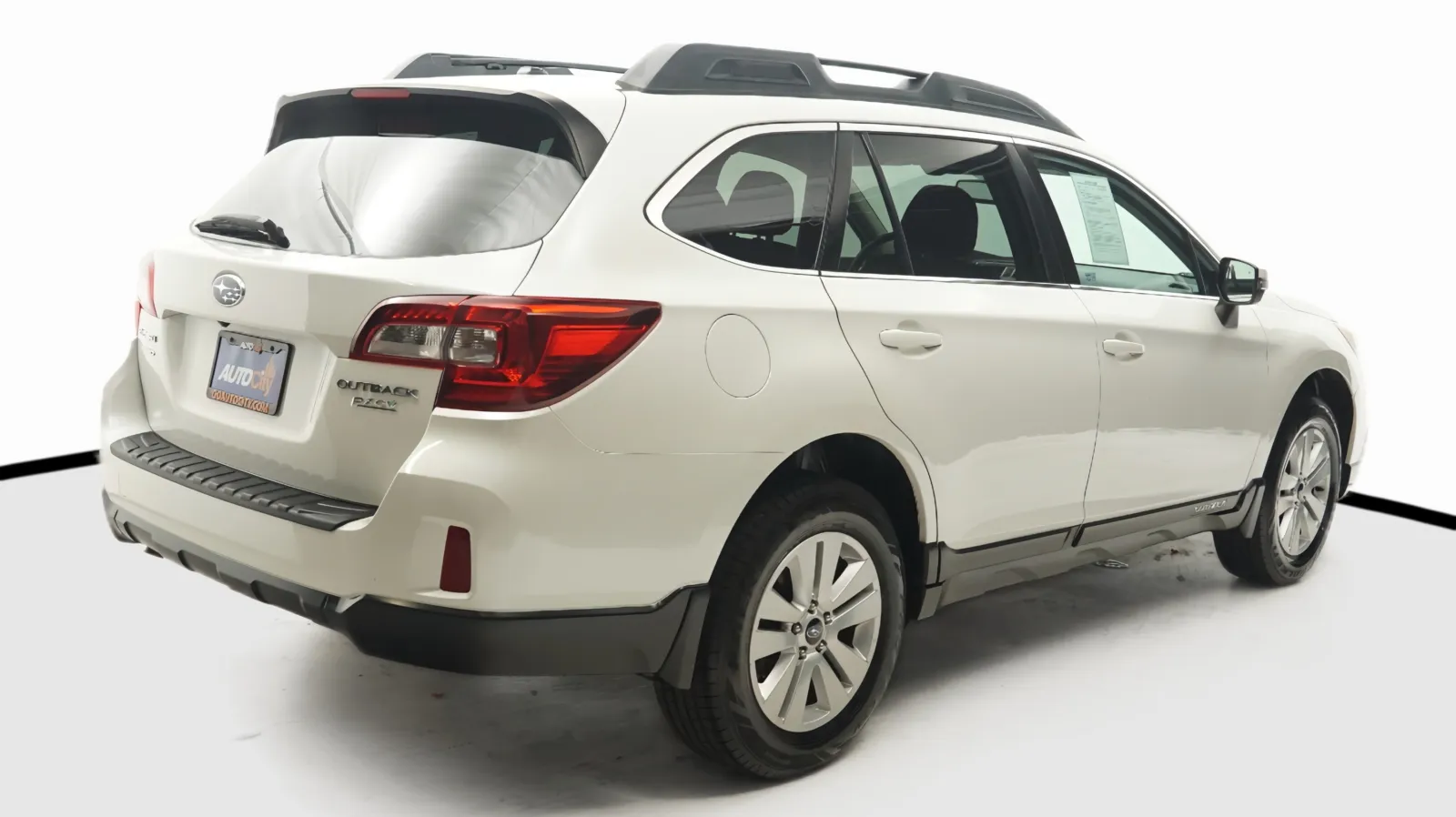 More photos of 2015 Subaru Outback 2.5i Premium at Auto City, CA
