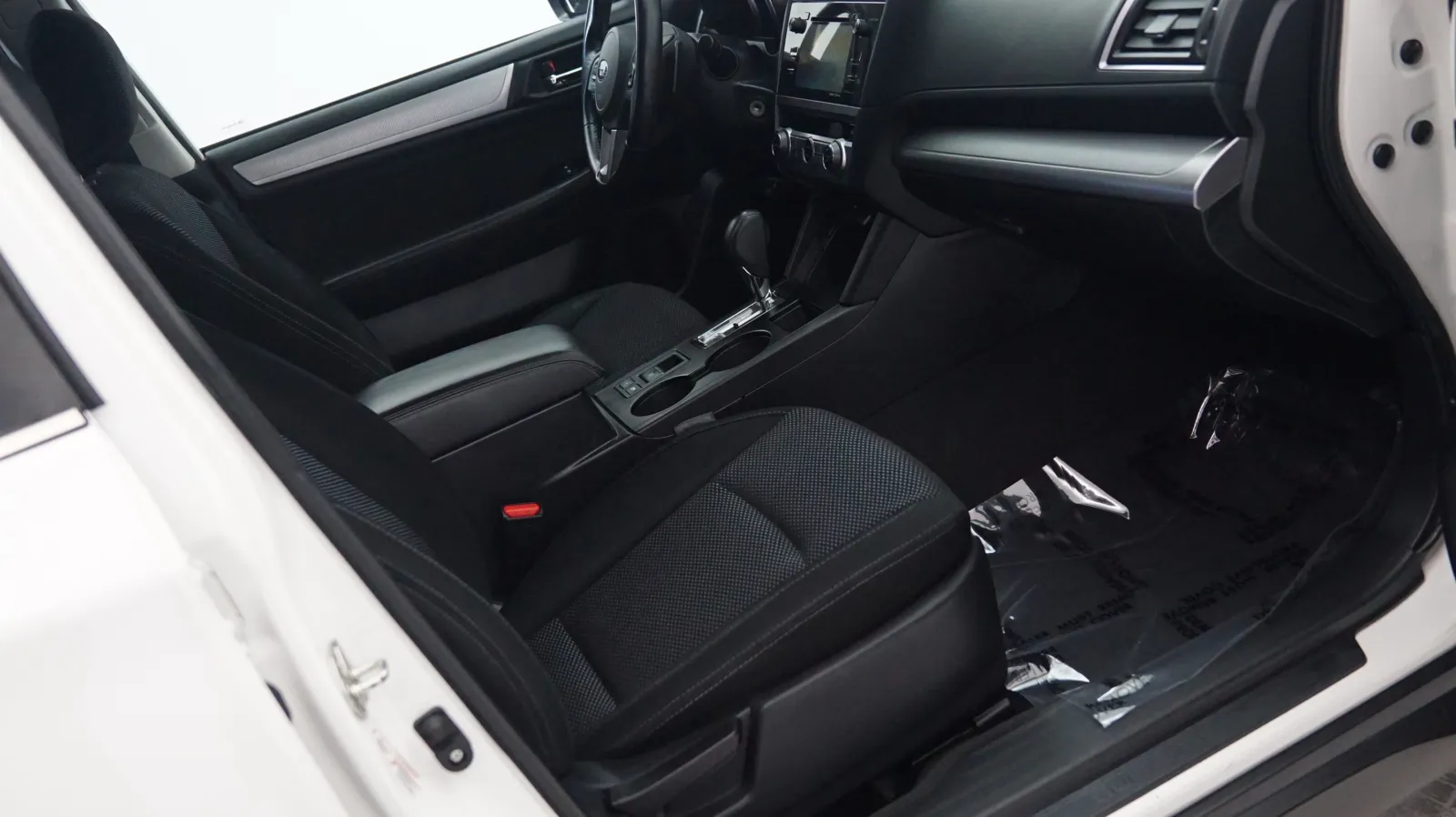 More photos of 2015 Subaru Outback 2.5i Premium at Auto City, CA