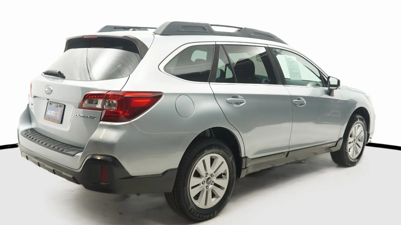 More photos of 2019 Subaru Outback 2.5i at Auto City, CA