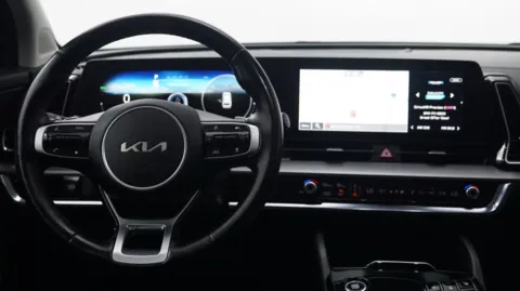 More photos of 2023 Kia Sportage Hybrid SX-Prestige at Auto City, CA
