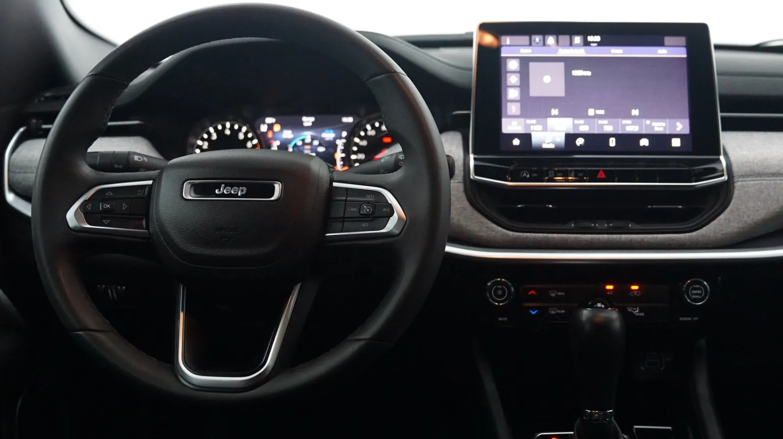More photos of 2024 Jeep Compass Latitude at Auto City, CA