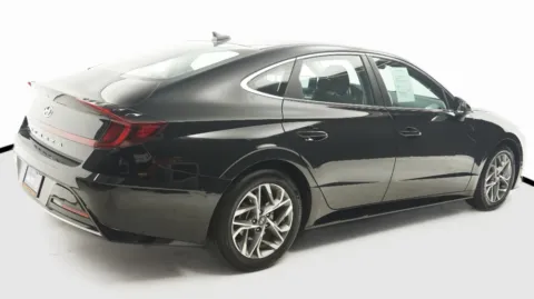 More photos of 2022 Hyundai Sonata Preferred at Auto City, CA
