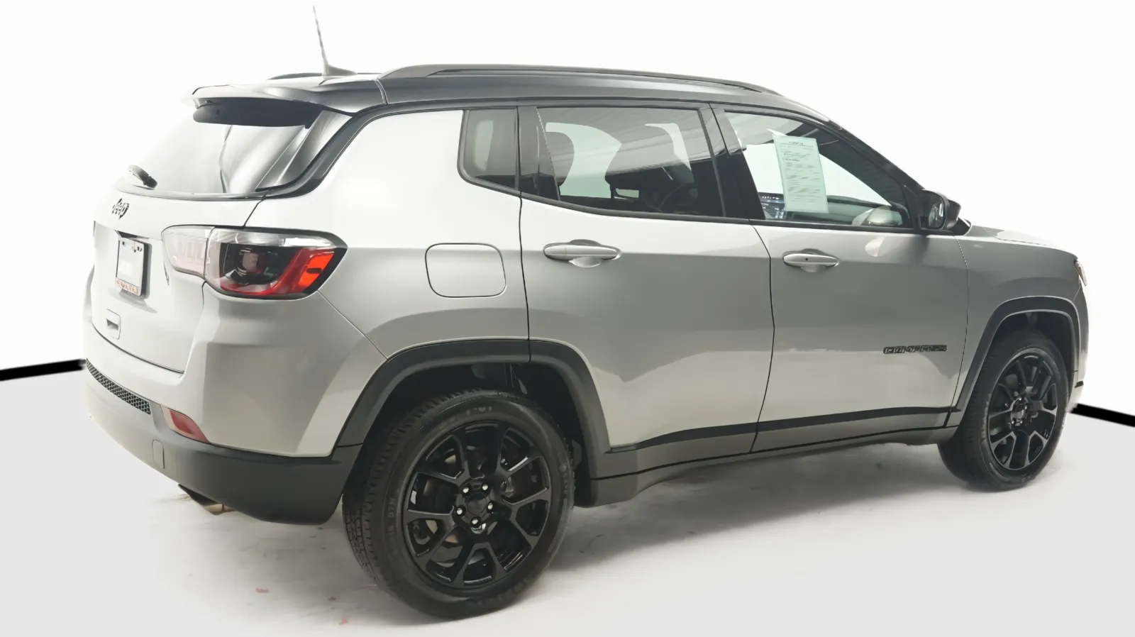 More photos of 2022 Jeep Compass Altitude at Auto City, CA