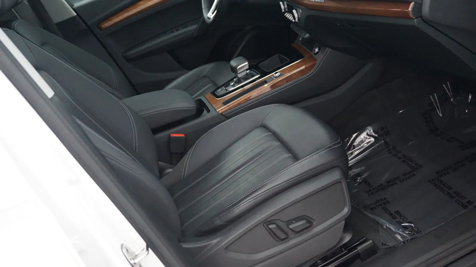 More photos of 2023 Audi Q5 S line Premium Plus at Auto City, CA