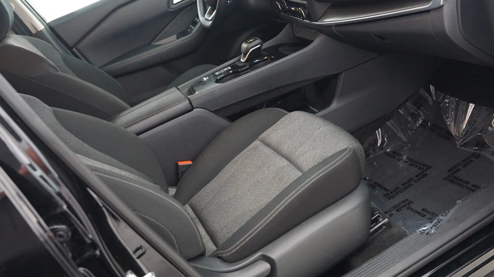 More photos of 2024 Nissan Rogue SV at Auto City, CA