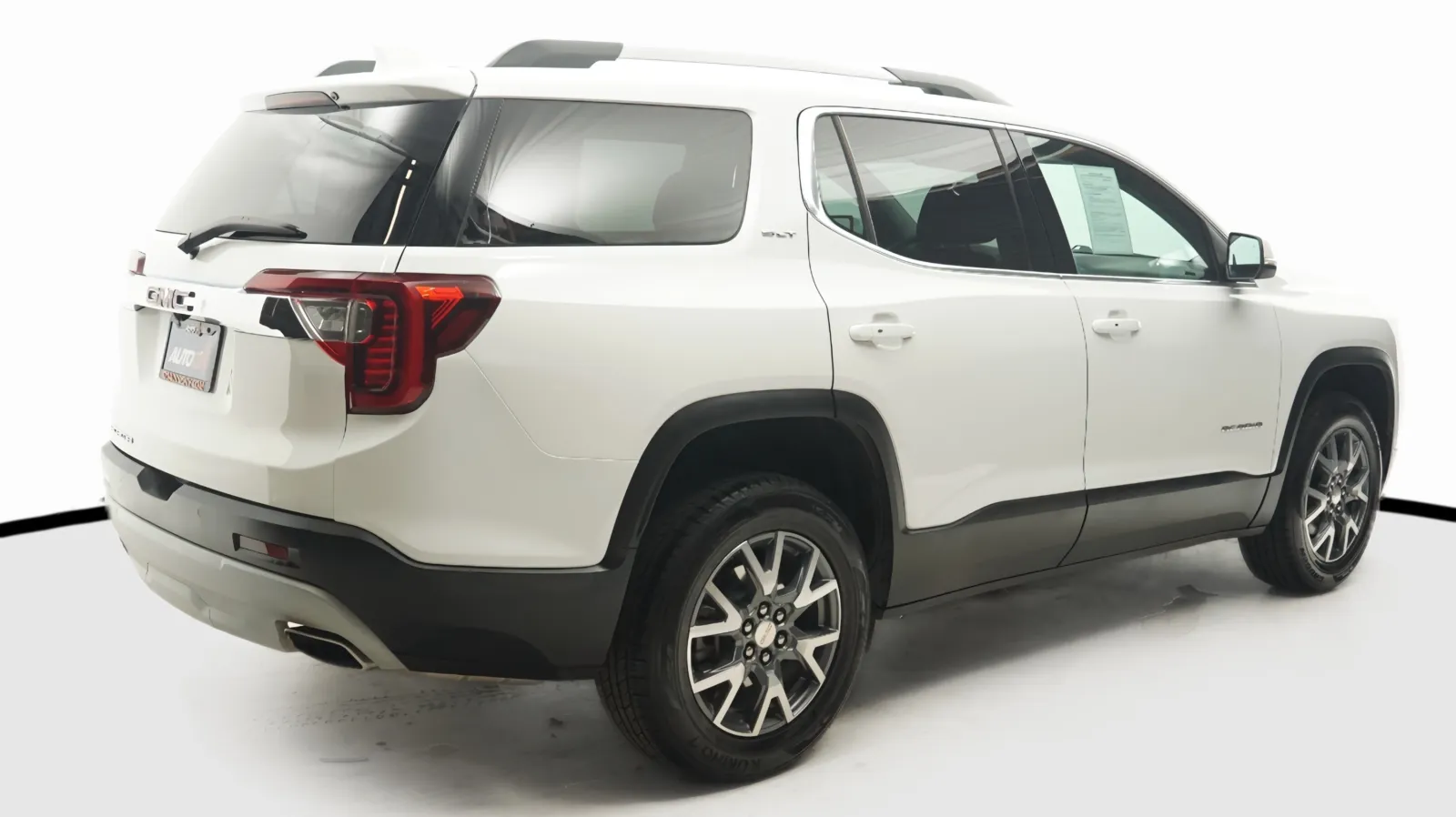 More photos of 2023 GMC Acadia SLT at Auto City, CA