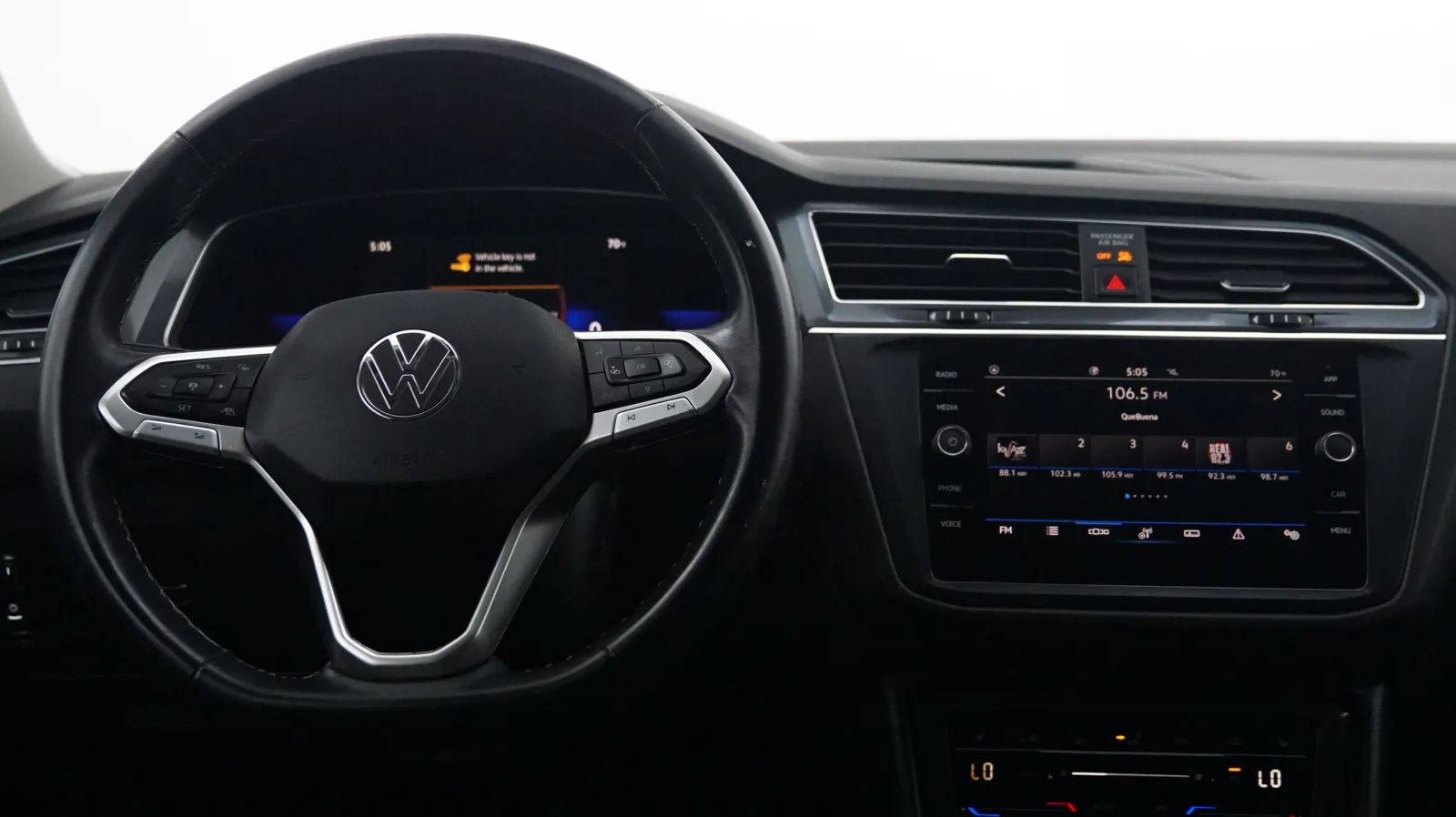More photos of 2022 Volkswagen Tiguan SE at Auto City, CA