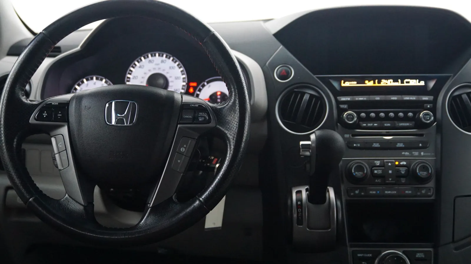 More photos of 2015 Honda Pilot Touring at Auto City, CA