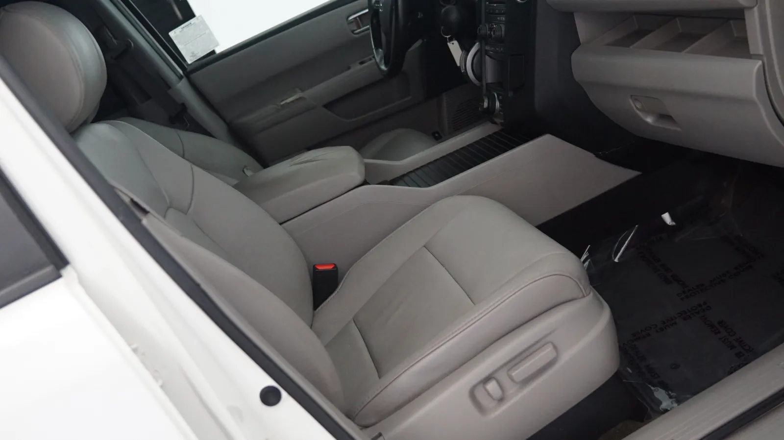 More photos of 2015 Honda Pilot Touring at Auto City, CA