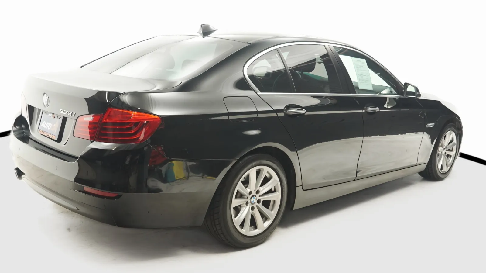 More photos of 2016 BMW 5-Series 528i at Auto City, CA