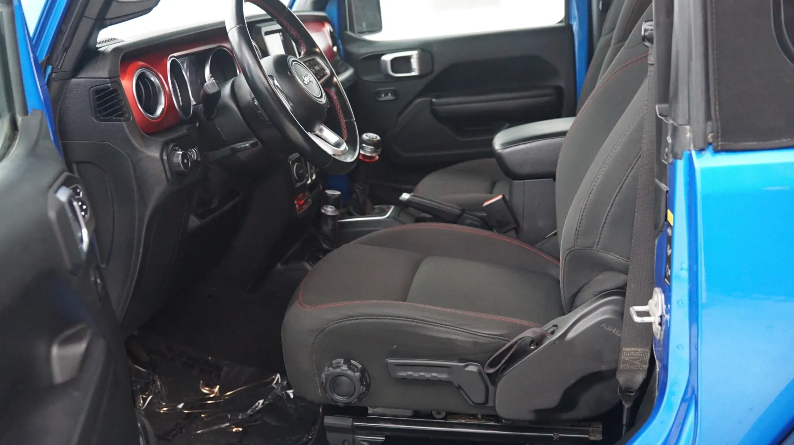 More photos of 2021 Jeep Wrangler Rubicon at Auto City, CA