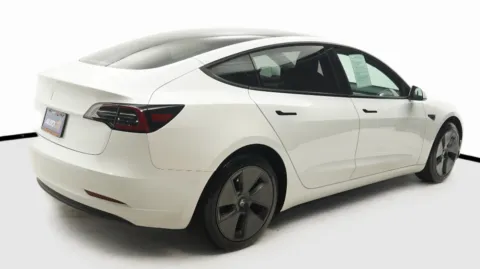 More photos of 2023 Tesla Model 3 at Auto City, CA
