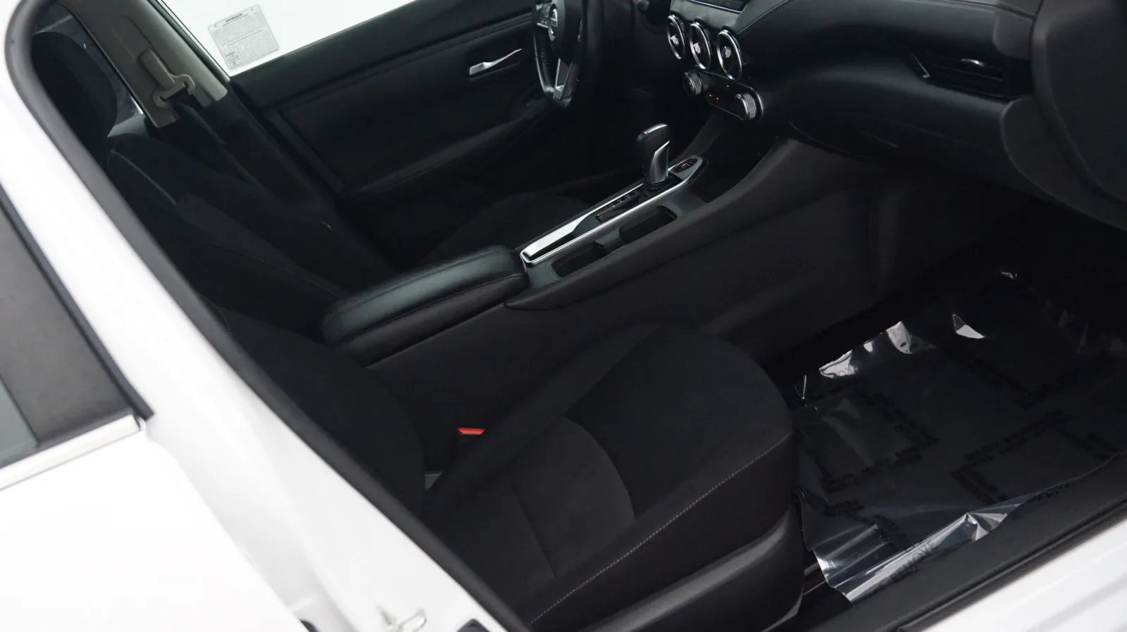 More photos of 2022 Nissan Sentra SV at Auto City, CA