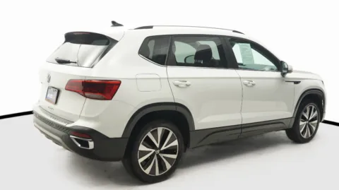 More photos of 2023 Volkswagen Taos SE at Auto City, CA