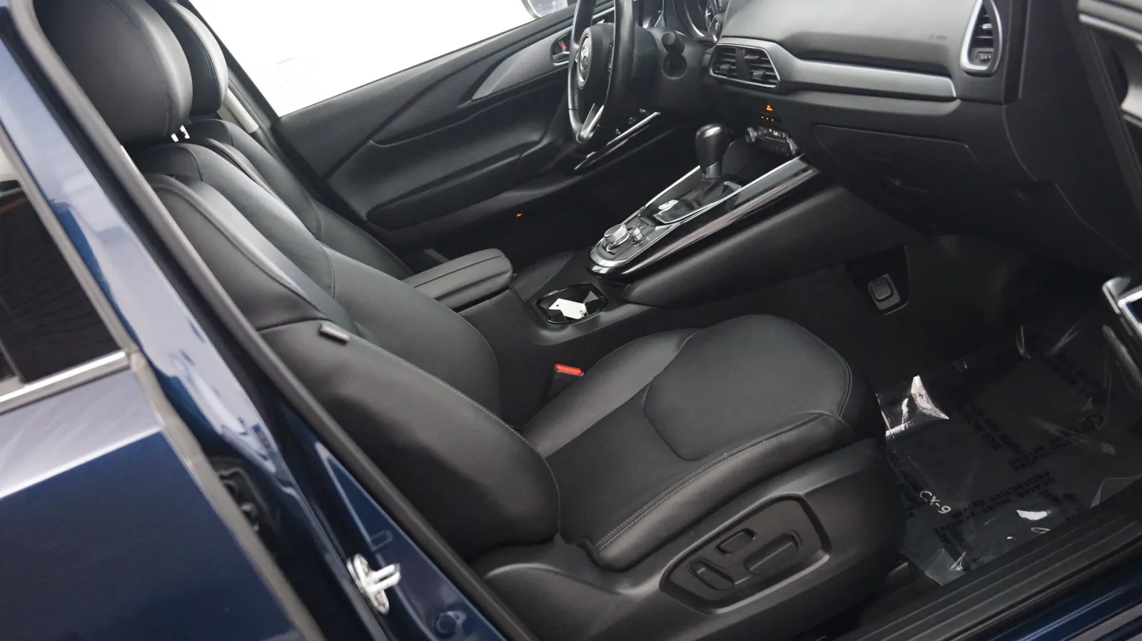 More photos of 2022 Mazda CX-9 Touring at Auto City, CA