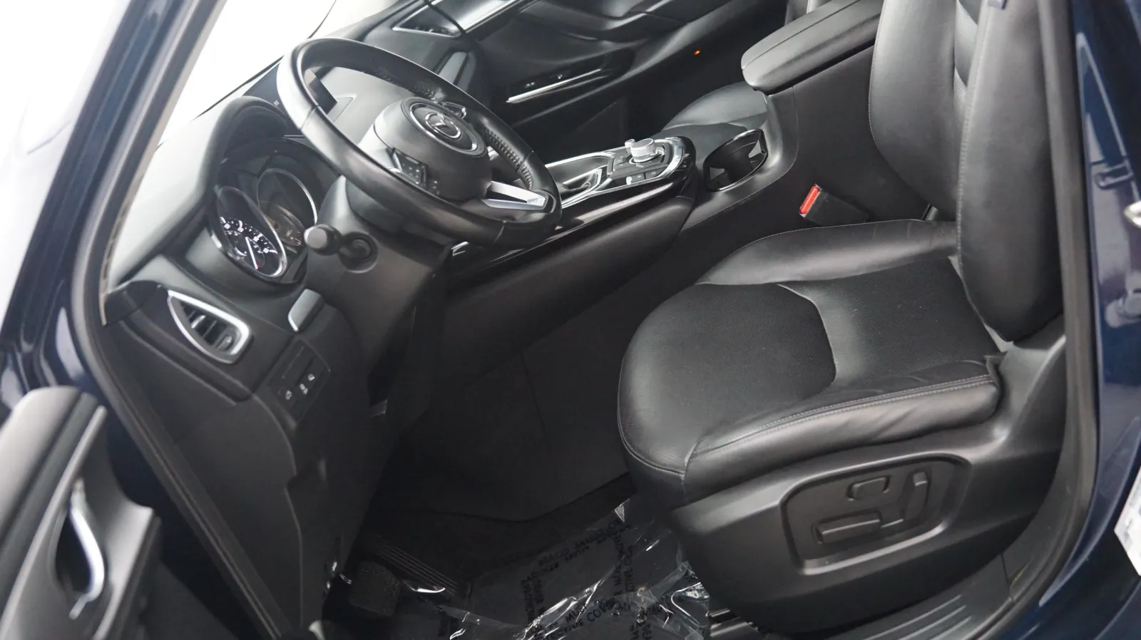 More photos of 2022 Mazda CX-9 Touring at Auto City, CA