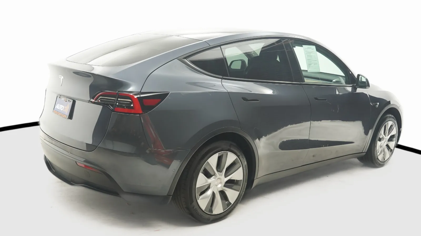 More photos of 2021 Tesla Model Y Standard Range at Auto City, CA
