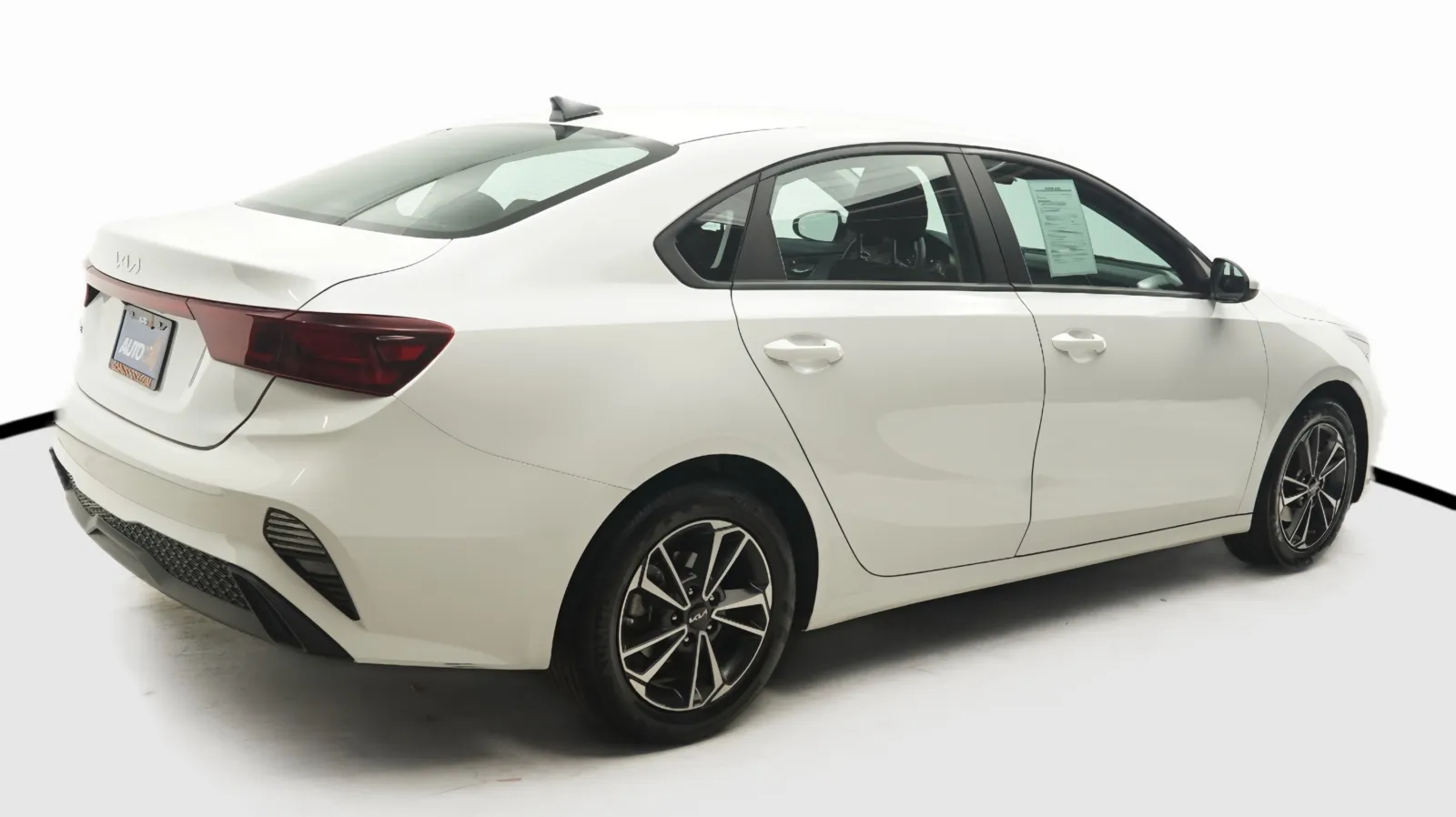 More photos of 2024 Kia Forte LXS at Auto City, CA
