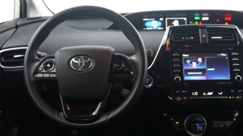More photos of 2021 Toyota Prius Prime LE at Auto City, CA