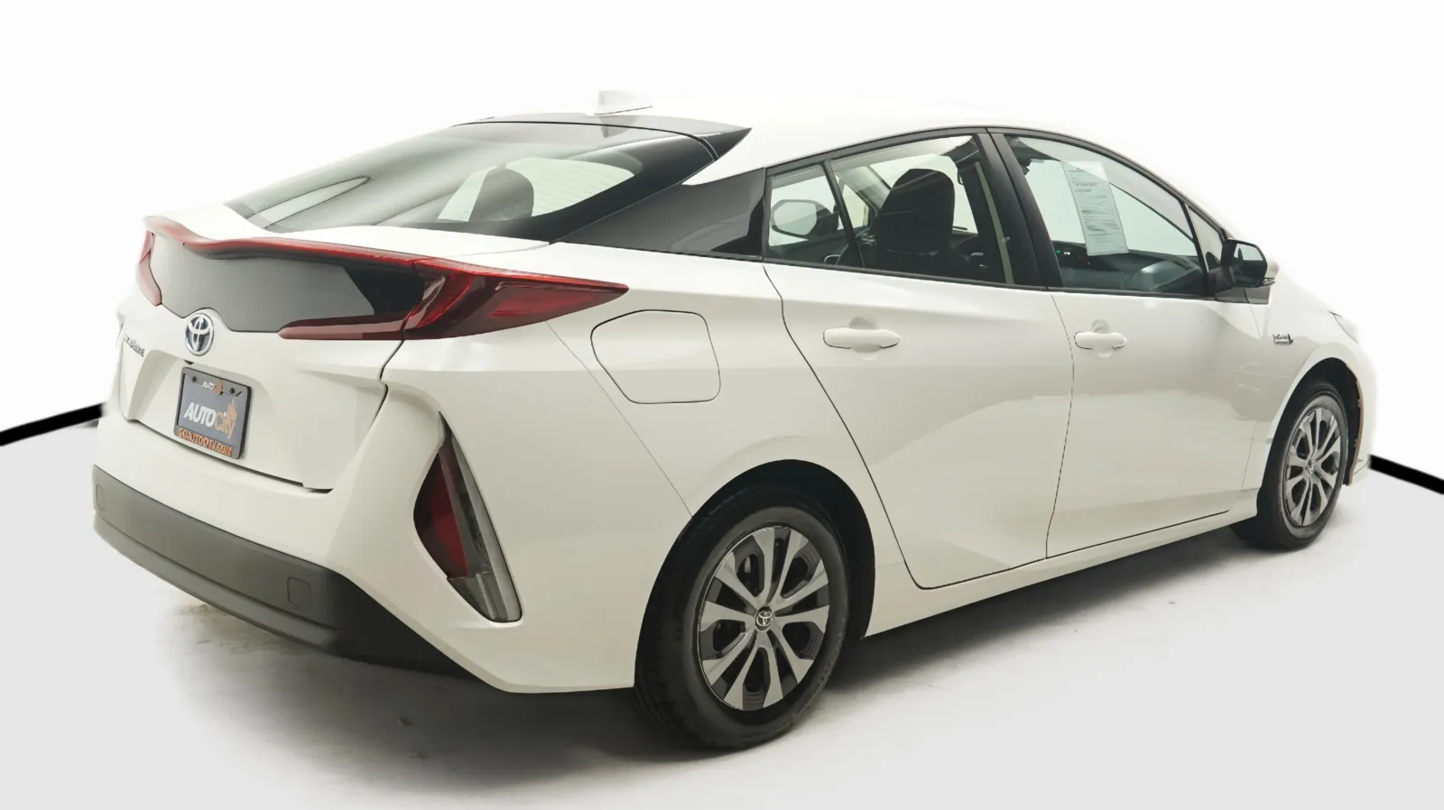 More photos of 2021 Toyota Prius Prime LE at Auto City, CA