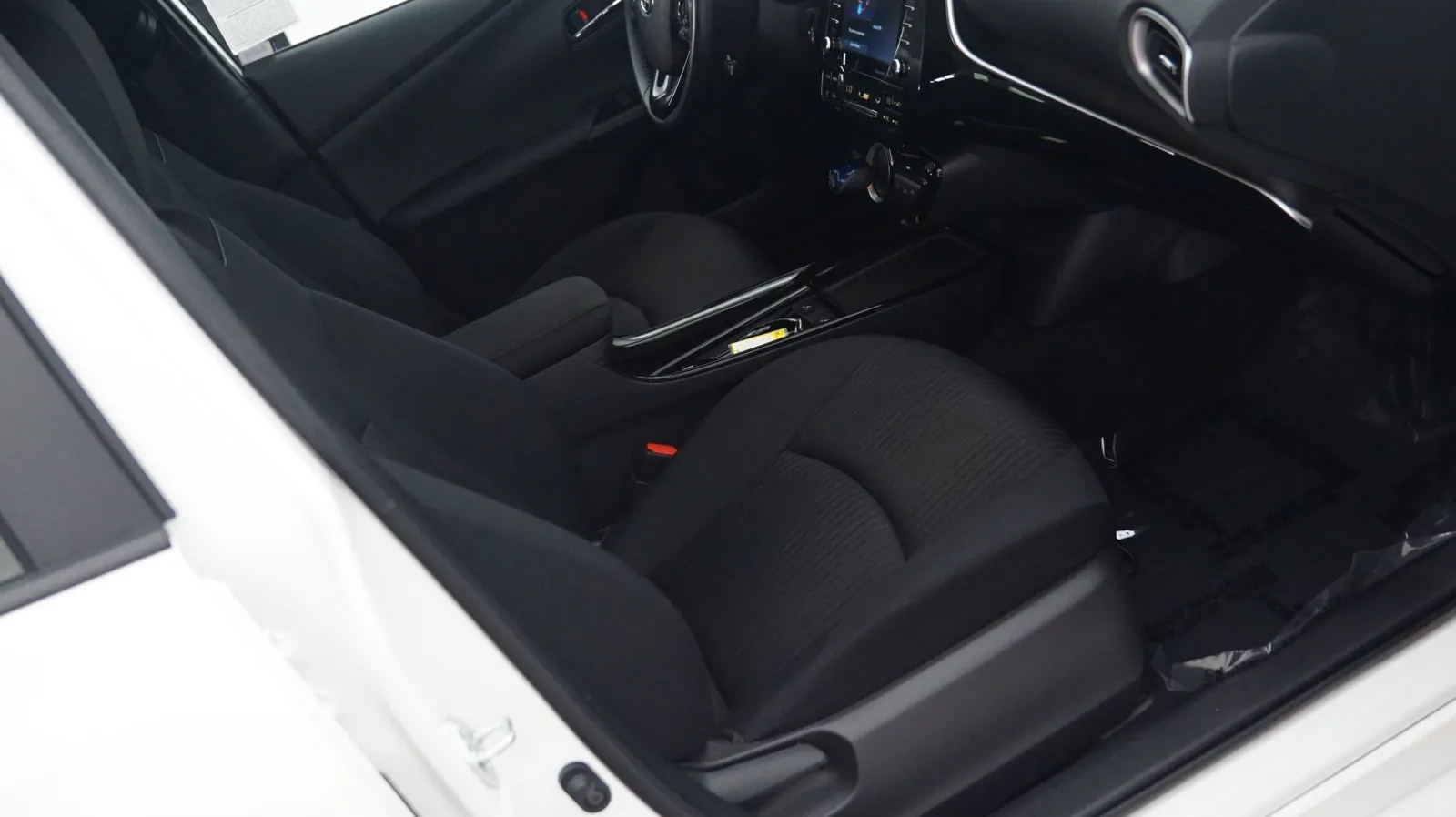 More photos of 2021 Toyota Prius Prime LE at Auto City, CA