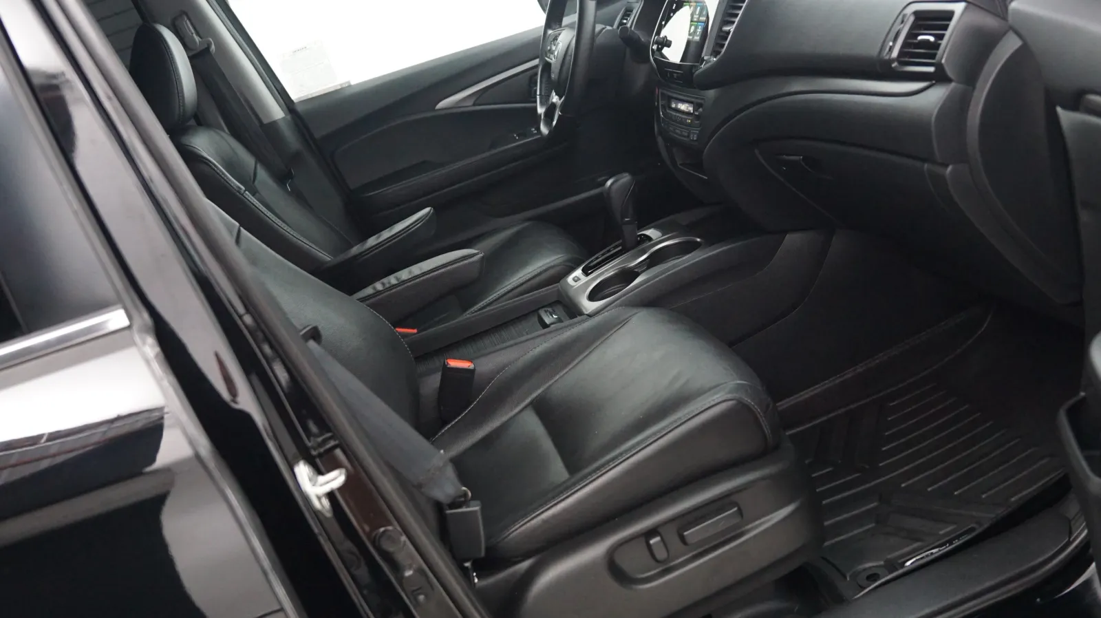 More photos of 2019 Honda Pilot EX-L at Auto City, CA
