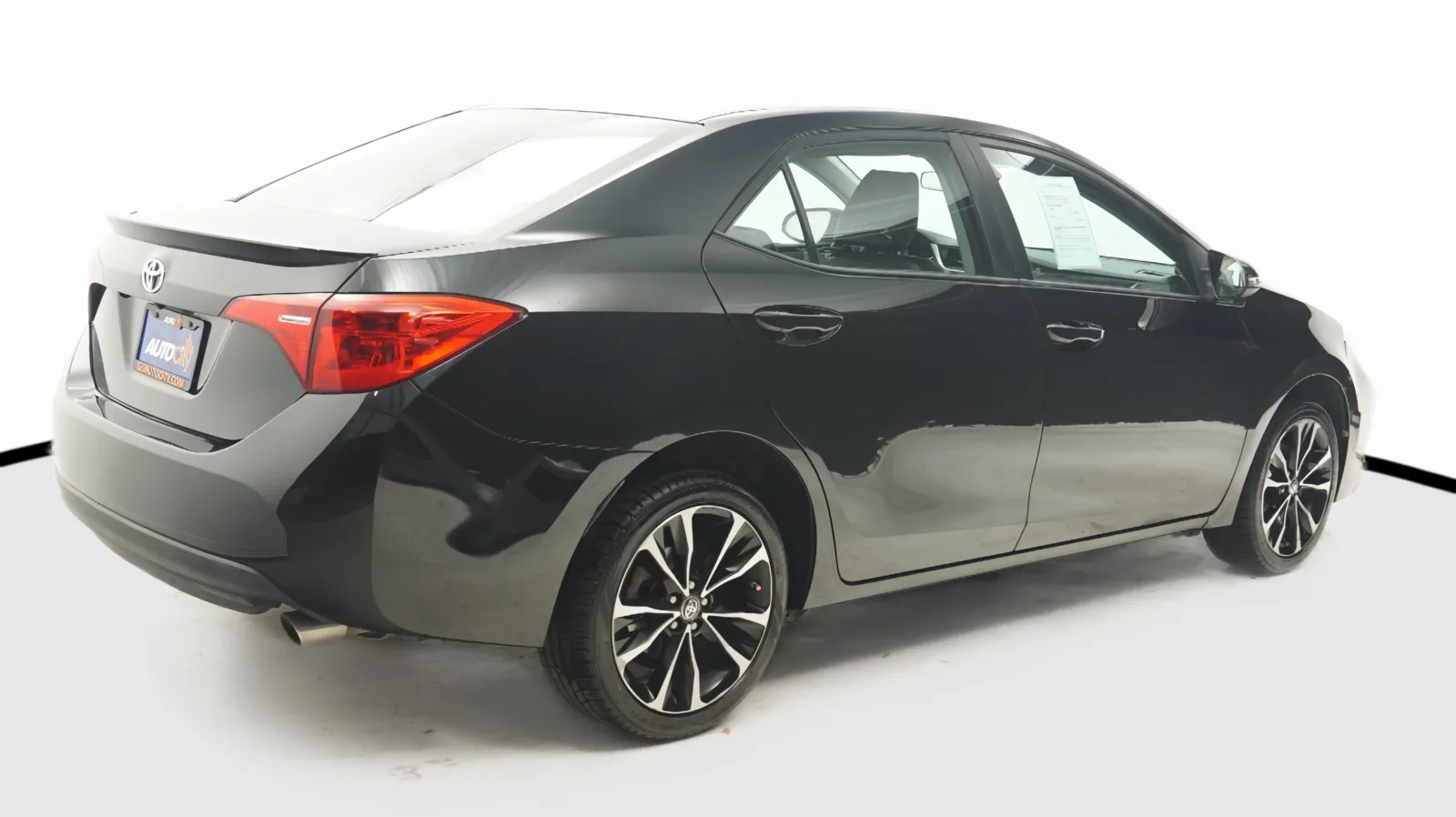 More photos of 2018 Toyota Corolla XSE at Auto City, CA