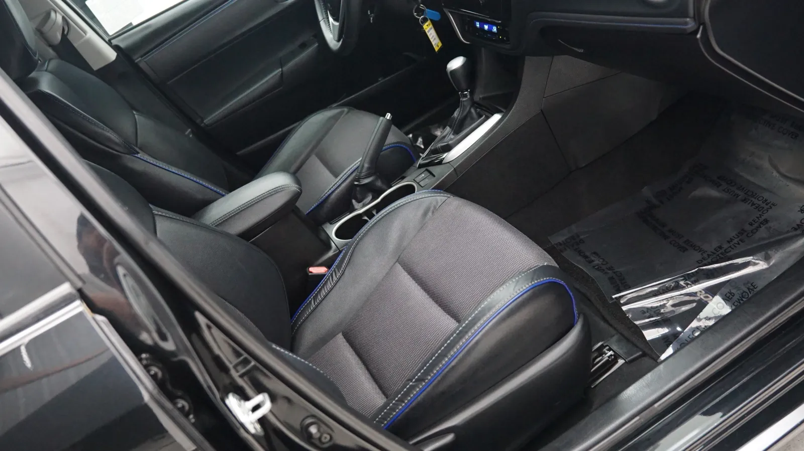 More photos of 2018 Toyota Corolla XSE at Auto City, CA