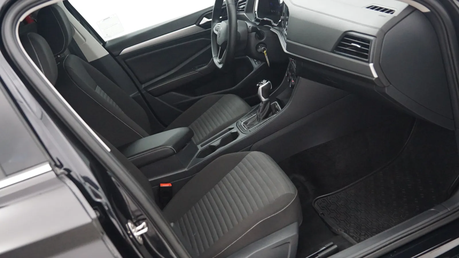 More photos of 2024 Volkswagen Jetta S at Auto City, CA