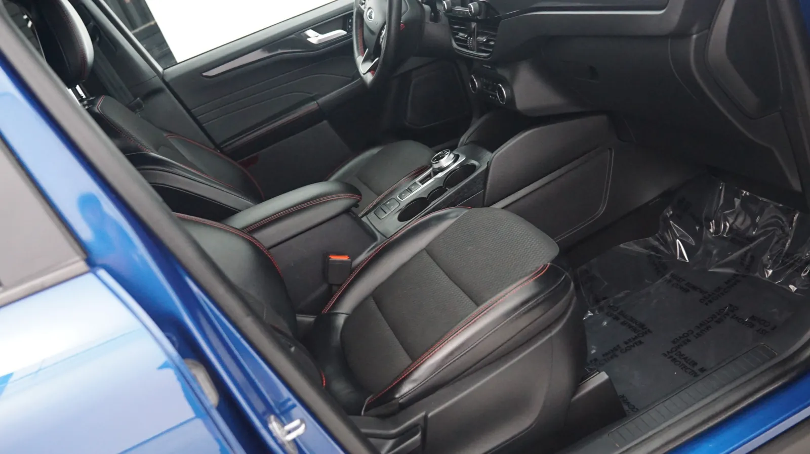 More photos of 2023 Ford Escape ST-Line at Auto City, CA