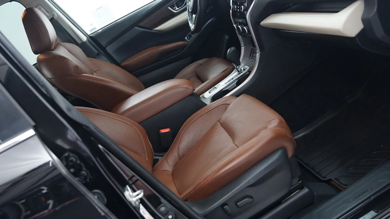 More photos of 2019 Subaru Ascent Touring at Auto City, CA